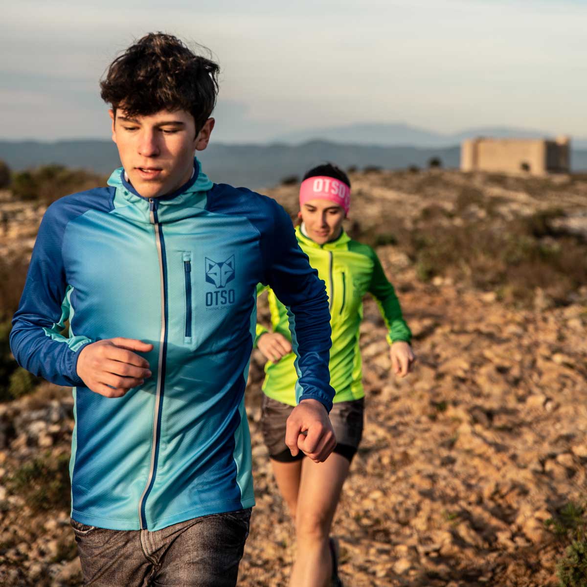 Unisex-Sportkapuzenpullover – Elektrisch Blau & Hellblau
