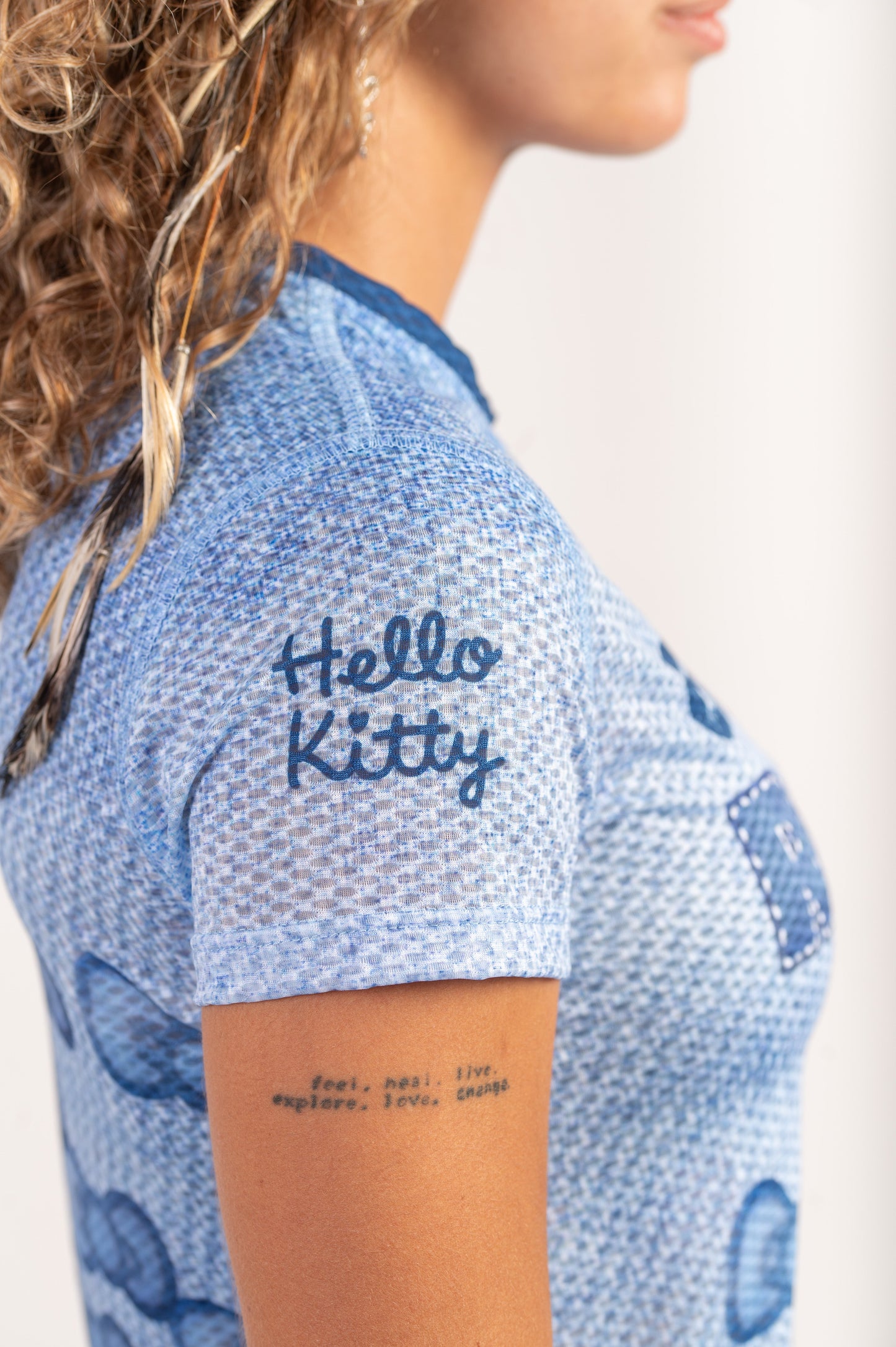 Damen-/Kinder-T-Shirt - Hallo Kitty Jeansstoff